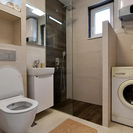 Garden Of Dreams & Free Private Parking