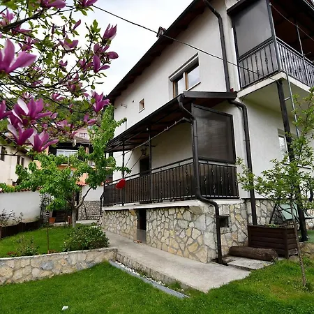 Apartment Garden Of Dreams & Free Private Parking *