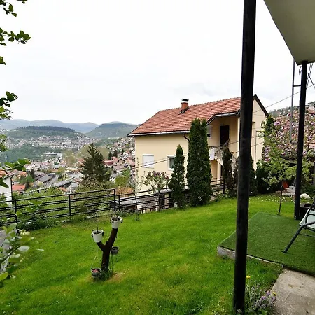Garden Of Dreams & Free Private Parking Apartment *